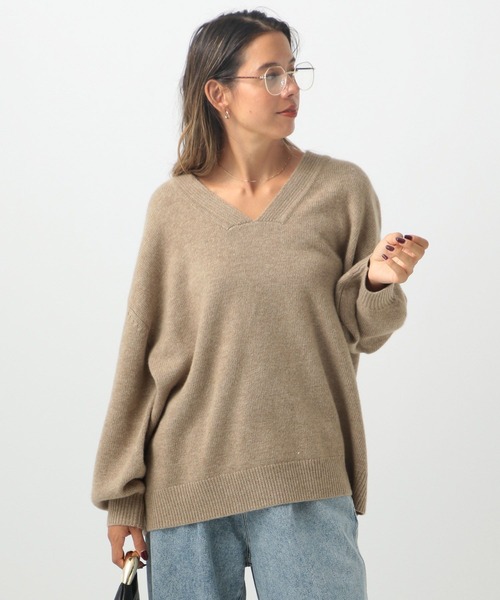 BAYFLOW（ベイフロー）の「[軽くあたたかな着心地]ジーロンラムVネックプルオーバー（ニット/セーター・レディース・ベージュ/チャコール・FREE）」の16枚目の写真