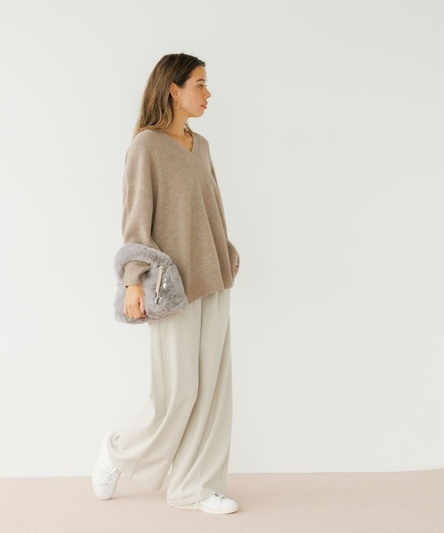 BAYFLOW（ベイフロー）の「[軽くあたたかな着心地]ジーロンラムVネックプルオーバー（ニット/セーター・レディース・ベージュ/チャコール・FREE）」の18枚目の写真