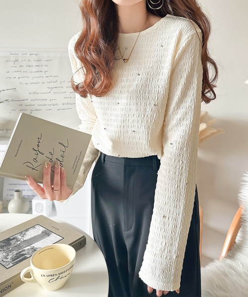 classicalelf（クラシカルエルフ）の「程よい甘さが可愛い。ビジュードットが煌めくシャーリング風長袖トップス（Tシャツ/カットソー・レディース・ブルー/ダークグレー/ブラック/グレイッシュベージュ/アイボリー・LARGE/MEDIUM/SMALL/X-LARGE）」の17枚目の写真