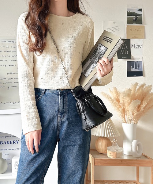 classicalelf（クラシカルエルフ）の「程よい甘さが可愛い。ビジュードットが煌めくシャーリング風長袖トップス（Tシャツ/カットソー・レディース・ブルー/ダークグレー/ブラック/グレイッシュベージュ/アイボリー・LARGE/MEDIUM/SMALL/X-LARGE）」の22枚目の写真