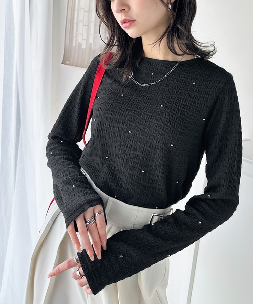 classicalelf（クラシカルエルフ）の「程よい甘さが可愛い。ビジュードットが煌めくシャーリング風長袖トップス（Tシャツ/カットソー・レディース・ブルー/ダークグレー/ブラック/グレイッシュベージュ/アイボリー・LARGE/MEDIUM/SMALL/X-LARGE）」の16枚目の写真