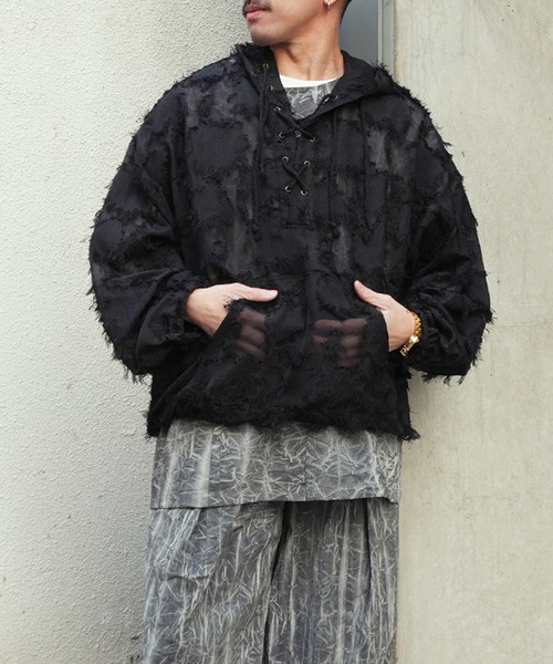 Aphlotus(アプロタス)の「フリンジジャガード レースアップ シアー プルパーカー(パーカー・メンズ・ブラック/アイボリー・SMALL/MEDIUM/LARGE)」の13枚目の写真
