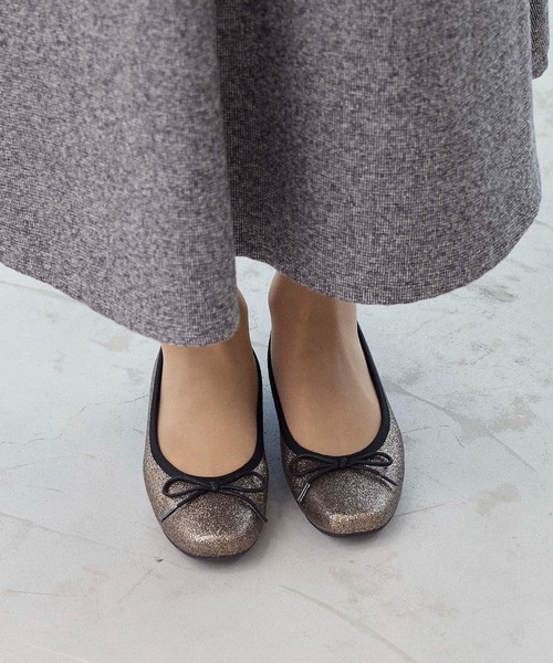 ing（イング）の「リラックスバレエシューズ（バレエシューズ・レディース・シルバー系その他7/イエロー/ブラック系その他/アイボリー/ブラック/アンティークゴールド/霜降りグレー・24cm/23.5cm/23cm/22.5cm/25cm/24.5cm）」の7枚目の写真