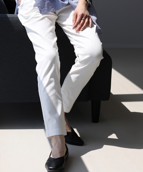 Aletta vita（アレッタビータ）の「極伸びストレッチテーパードパンツ（その他パンツ・レディース・オフホワイト/ブルー/ブラック/カーキ/グリーン/ベージュ/チャコール/ネイビー/ホワイト・XS/S/M/L）」の2枚目の写真