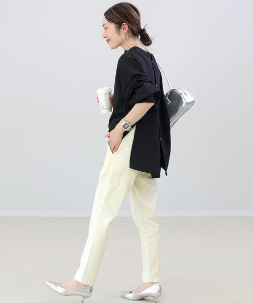 Aletta vita（アレッタビータ）の「極伸びストレッチテーパードパンツ（その他パンツ・レディース・オフホワイト/ブルー/ブラック/カーキ/グリーン/ベージュ/チャコール/ネイビー/ホワイト・XS/S/M/L）」の12枚目の写真