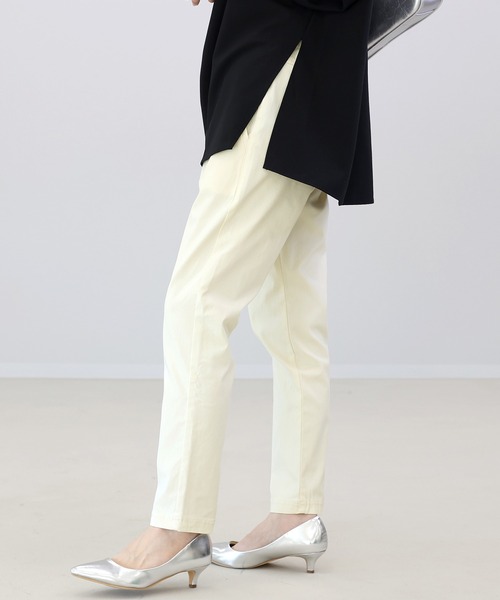 Aletta vita（アレッタビータ）の「極伸びストレッチテーパードパンツ（その他パンツ・レディース・オフホワイト/ブルー/ブラック/カーキ/グリーン/ベージュ/チャコール/ネイビー/ホワイト・XS/S/M/L）」の15枚目の写真