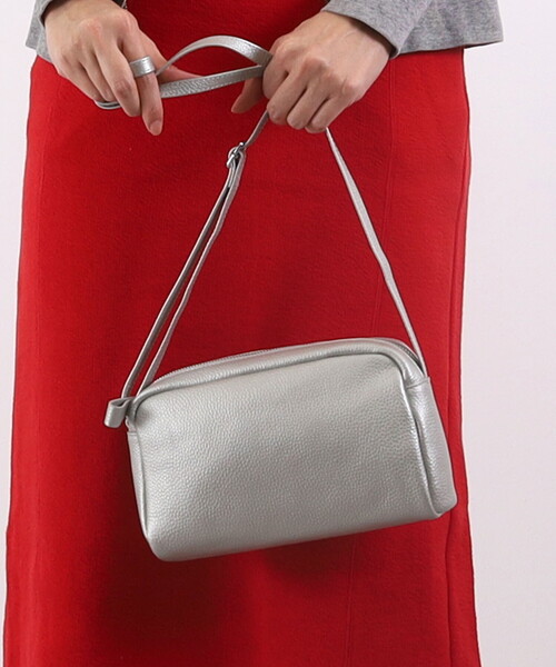 COOCO（クーコ）の「【牛革】シュリンクレザー横型ＢＯＸショルダーバッグ（ショルダーバッグ・レディース・オフホワイト/シルバー/ライトピンク/ブラック/グレー系/ブルー・FREE）」の6枚目の写真