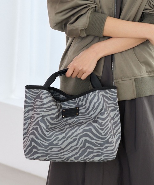 BARNYARDSTORM（バンヤードストーム）の「BARNYARDSTORM /  【新色登場】キレイめハンドルトート/撥水【WEB限定カラー】（トートバッグ・レディース・アイボリー/レオパード/ネイビー/カーキオリーブ/キャメル/ボルドー/ピンク/グリーン/グレー系その他5/ブラウン系その他4・FREE）」の3枚目の写真