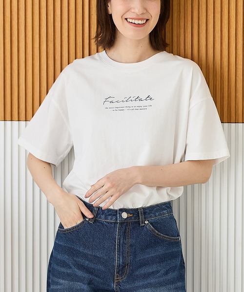Honeys(ハニーズ)の「【ハニさら・接触冷感・UVカット】ロゴプリントTシャツ(Tシャツ/カットソー・レディース・レッド/ライトグリーン/ブラック/ホワイト×ブルー/ホワイト×ブラック/グリーン/ボルドー・S/M/LL/L)」の2枚目の写真