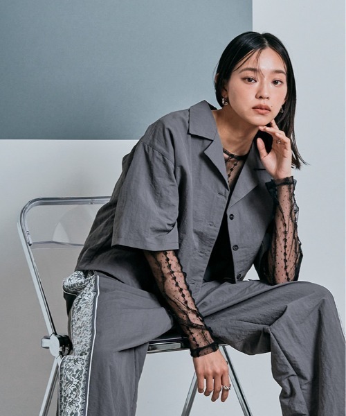 W:Huku(フーク)の「撥水 サファリシャツ ショート丈 ジャケット / 半袖 ハーフスリーブ(ノーカラージャケット・レディース・グレー/ベージュ系/ブラック・M/L)」の4枚目の写真