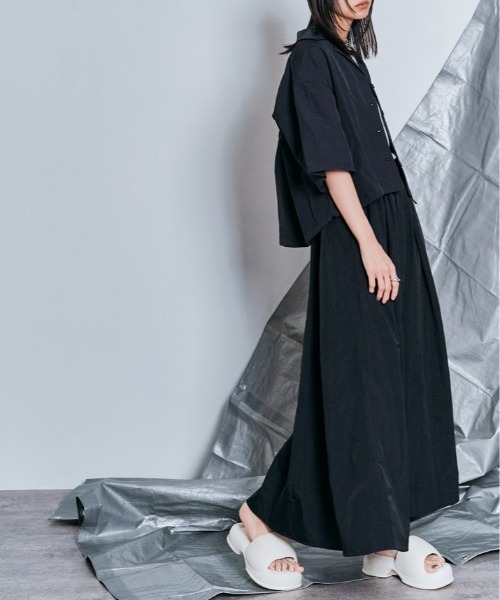 W:Huku(フーク)の「撥水 サファリシャツ ショート丈 ジャケット / 半袖 ハーフスリーブ(ノーカラージャケット・レディース・グレー/ベージュ系/ブラック・M/L)」の5枚目の写真