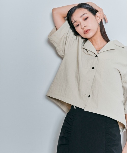 W:Huku(フーク)の「撥水 サファリシャツ ショート丈 ジャケット / 半袖 ハーフスリーブ(ノーカラージャケット・レディース・グレー/ベージュ系/ブラック・M/L)」の15枚目の写真