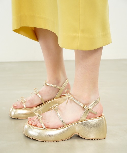 Lucida（ルシーダ）の「Lesath/ラッシュリボンチャンキー厚底サンダル（サンダル・レディース・ブラック/シルバー/ゴールド/グリーン・35/36/37/38/39）」の14枚目の写真