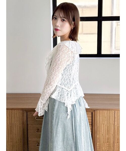 dazzlin(ダズリン)の「ラッフルヘムレースアンサンブル(Tシャツ/カットソー・レディース・ブルー/ブラック/オフホワイト・FREE)」の4枚目の写真