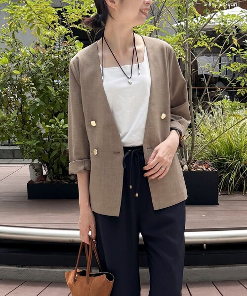 MICO COULIER（ミコクリエ）の「サップノーカラージャケット（ノーカラージャケット・レディース・キャメル/グレイッシュベージュ/チャコールグレー・38）」の12枚目の写真