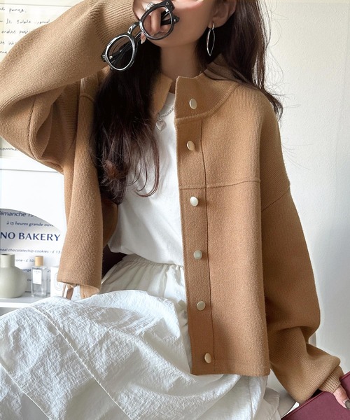 美品お洒落❤BRIEFING ベージュ ニット切り替え中綿ブルゾン☆ セール】シンプルで洗練されたデザインが魅力！サイドドロスト比翼