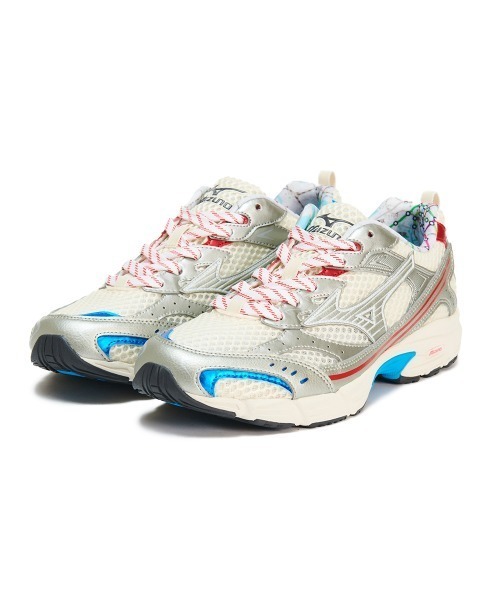 MIZUNO(ミズノ )の「MIZUNO MXR(ミズノ MXR)(スニーカー・メンズ・ベージュ系/ブラック系・24.5cm/24cm/23.5cm/23cm/25.5cm/25cm/28.5cm/28cm/27.5cm/27cm/26.5cm/26cm/30cm/29cm)」の2枚目の写真