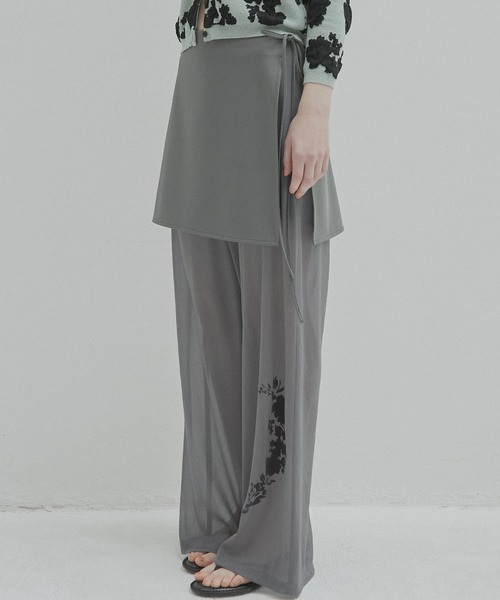 LE CIEL BLEU(ルシェルブルー)の「シアーリラックスパンツwフロックフラワー / Sheer Relax Pant w/Flocked Flower(その他パンツ・レディース・グレー/ブラウン/ブラック・34/36/38)」の17枚目の写真