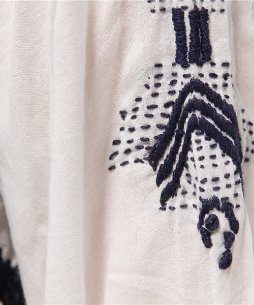 OUTLET（アウトレット）の「【Sheta】インド刺繍ブラウス（シャツ/ブラウス・レディース・ホワイト/カーキ・FREE）」の9枚目の写真