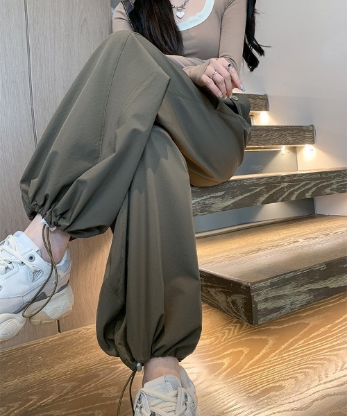 NiiNa(ニーナ)の「【 NiiNa / ニーナ 】ハイウェストゴムミリタリーパンツ(その他パンツ・レディース・グレー/カーキ/ベージュ/ブラック/グレイッシュベージュ・LARGE/MEDIUM/SMALL)」の9枚目の写真