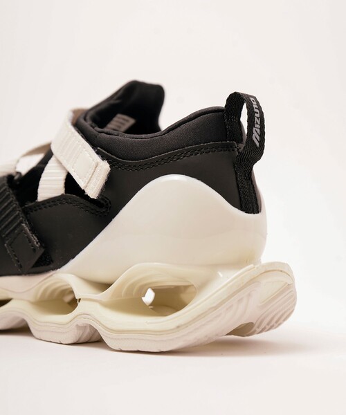 MIZUNO（ミズノ　）の「【MIZUNO(ミズノ)】WAVE PROPHECY STRAP（スニーカー・レディース・ブラック/ブラック系その他・23/24/25）」の6枚目の写真