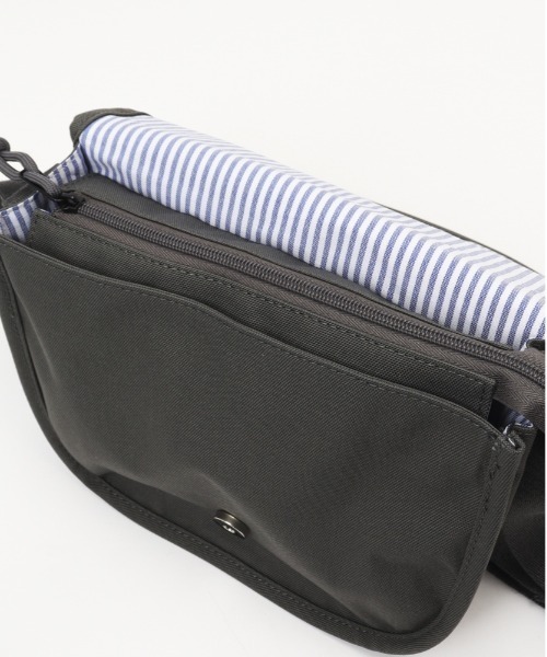 moz(モズ)の「moz モズ ZZEI-24 フラップショルダーバッグ(ショルダーバッグ・レディース・ネイビー/ブラック/ベージュ系その他/グレー×ピンク/トリコロール/グレー系その他/ブラック×ベージュ・FREE)」の11枚目の写真