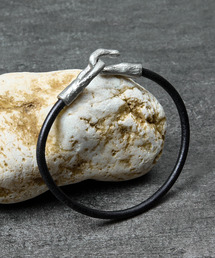 GILD（ギルド）の「GILD ギルド / Leather cord atypical hook bracelet シルバー925レザーコードエイティピカルフックブレスレット / G251-BR05（ブレスレット）」