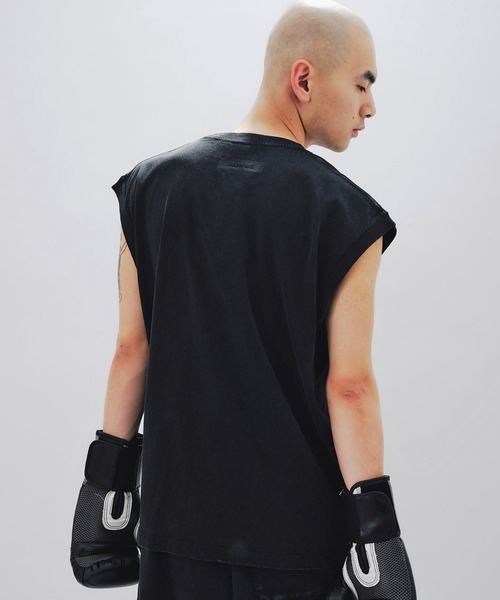 EVERLAST(スポーツ・ライフスタイル)(エバーラスト)の「atmos x EVERLAST Vintage Finish NS T-shirt / アトモス x エバーラスト ヴィンテージ フィニッシュ ノースリーブ Tシャツ【SP】(Tシャツ/カットソー・メンズ・ブラック・XL/L/M)」の6枚目の写真