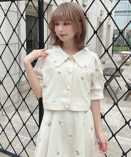 F i.n.t（フィント）の「【セットアップ対応】小花刺繍ショートシャツジャケット　夏服（その他アウター・レディース・ブルーグレー/アイボリー・FREE）」の2枚目の写真