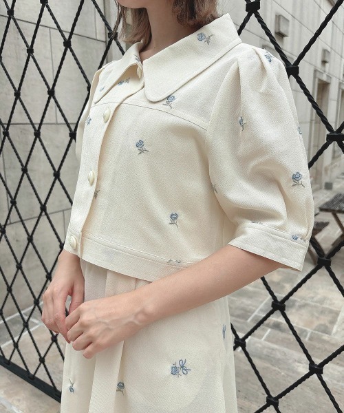 F i.n.t（フィント）の「【セットアップ対応】小花刺繍ショートシャツジャケット　夏服（その他アウター・レディース・ブルーグレー/アイボリー・FREE）」の6枚目の写真