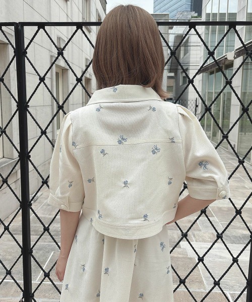 F i.n.t（フィント）の「【セットアップ対応】小花刺繍ショートシャツジャケット　夏服（その他アウター・レディース・ブルーグレー/アイボリー・FREE）」の7枚目の写真
