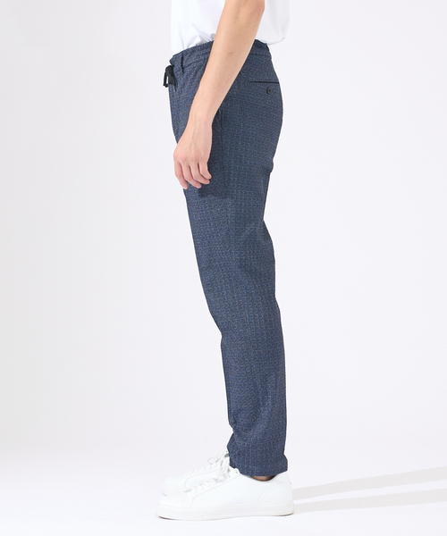 ABAHOUSE GRAY(アバハウスグレイ)の「【セットアップ対応 / 軽量 / ハイパーストレッチ】ワッシャー プリント スラックス パンツ / サマースラックス(スラックス・メンズ・ブラック系その他/チャコールグレー/ネイビー・44/46/48/50)」の5枚目の写真