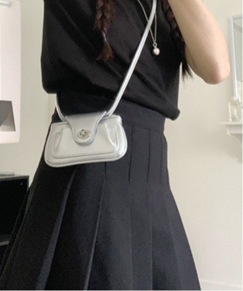 MASHIRO(マシロ)の「【MASHIRO】マルチWAY合成皮革ミニポシェット チェーン付き フラグメントケース(MA/EK112)(ショルダーバッグ・レディース・ブラック/シルバー・FREE)」の13枚目の写真