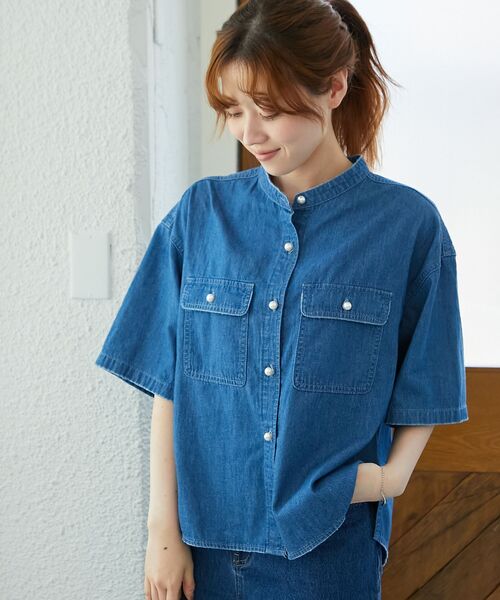 le.coeur blanc(ルクールブラン)の「スタンドネックパールボタンハーフスリーブシャツ(シャツ/ブラウス・レディース・ブルー/サックスブルー・38)」の4枚目の写真