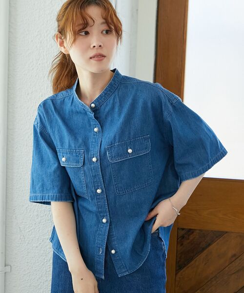 le.coeur blanc(ルクールブラン)の「スタンドネックパールボタンハーフスリーブシャツ(シャツ/ブラウス・レディース・ブルー/サックスブルー・38)」の5枚目の写真