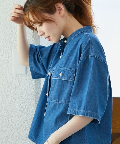le.coeur blanc(ルクールブラン)の「スタンドネックパールボタンハーフスリーブシャツ(シャツ/ブラウス・レディース・ブルー/サックスブルー・38)」の8枚目の写真