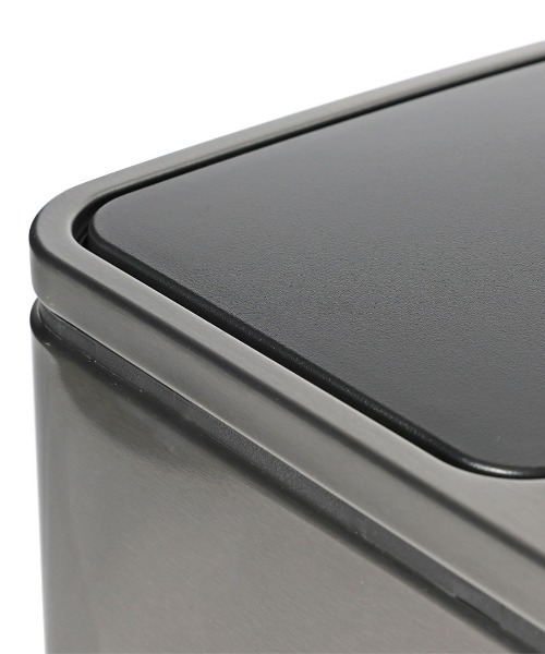 DULTON(ダルトン)の「3 COMPARTMENT BIN 54/ゴミ箱 18L×3(ダストボックス・メンズ・シルバー・FREE)」の12枚目の写真