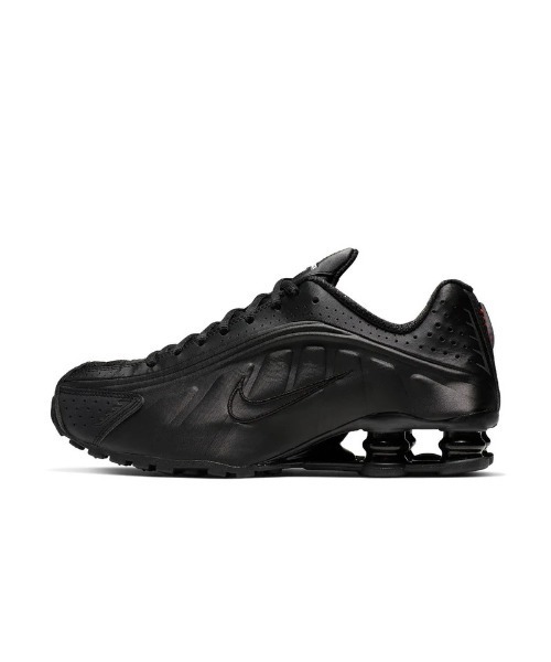 NIKE(ナイキ)の「NIKE Wmns Shox R4(ナイキ ウィメンズ ショックス R4)(スニーカー・レディース・ブラック系・25cm/24.5cm/23.5cm/23cm/25.5cm/26cm/26.5cm/28cm/28.5cm/29cm)」の2枚目の写真