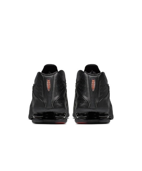 NIKE(ナイキ)の「NIKE Wmns Shox R4(ナイキ ウィメンズ ショックス R4)(スニーカー・レディース・ブラック系・25cm/24.5cm/23.5cm/23cm/25.5cm/26cm/26.5cm/28cm/28.5cm/29cm)」の7枚目の写真