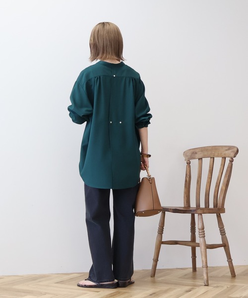 AMERICAN HOLIC(アメリカンホリック)の「金ボタンバックシャンロングシャツ(シャツ/ブラウス・レディース・アイボリー/ダークグリーン/ネイビー・M/L)」の14枚目の写真
