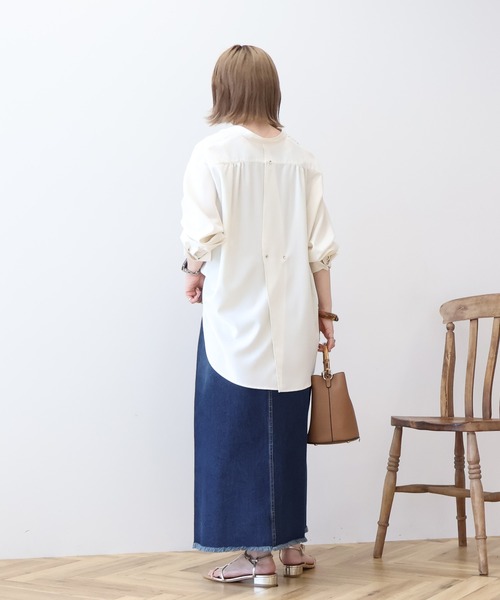 AMERICAN HOLIC(アメリカンホリック)の「金ボタンバックシャンロングシャツ(シャツ/ブラウス・レディース・アイボリー/ダークグリーン/ネイビー・M/L)」の7枚目の写真
