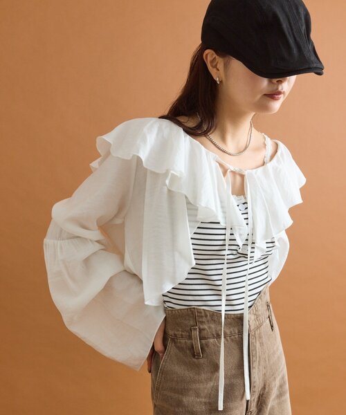 mystic(ミスティック)の「【4色展開◎】ラッフルボレロブラウス(シャツ/ブラウス・レディース・ブルー/オフホワイト/ブラック/ブラウン・FREE)」の2枚目の写真