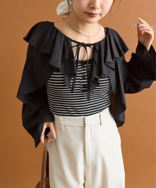 mystic(ミスティック)の「【4色展開◎】ラッフルボレロブラウス(シャツ/ブラウス・レディース・ブルー/オフホワイト/ブラック/ブラウン・FREE)」の3枚目の写真