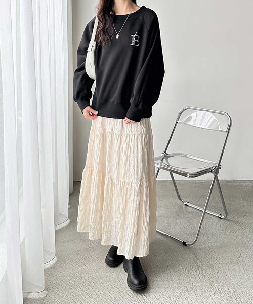 GeeRA(ジーラ)の「ビジューワッペンボートネックスウェット(スウェット・レディース・オートミール/ブラック・MEDIUM/LARGE)」の6枚目の写真