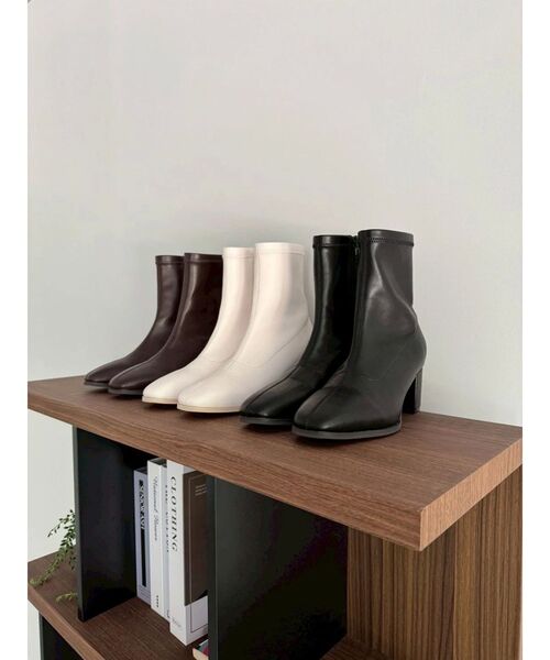 dazzlin（ダズリン）の「ベーシックショートブーツ（ブーツ・レディース・ブラウン/アイボリー/ブラック・LARGE/MEDIUM/SMALL）」の5枚目の写真