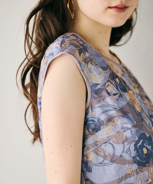 Audie a Muses(オーディアミューズ)の「アールヌーボー調刺繍ワンピース(ワンピース・レディース・ブルー/グリーン・38/40/42/36)」の21枚目の写真