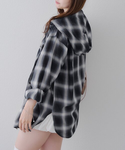 continuer de NICE CLAUP(コンティニューデナイスクラップ)の「フード付チェックオーバーシャツ(シャツ/ブラウス・レディース・ブラック系その他/レッド系その他/ブルー系その他/ブラウン系その他・FREE)」の8枚目の写真