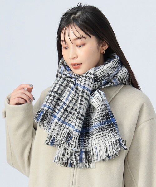 BEAMS HEART（ビームスハート）の「リバーシブル ロゴ ストール（ストール/ショール・レディース・ベージュ/ブラック・ONE SIZE）」の3枚目の写真