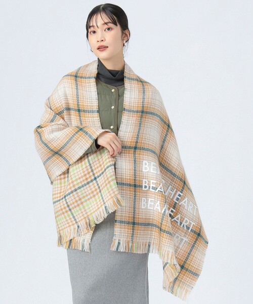 BEAMS HEART（ビームスハート）の「リバーシブル ロゴ ストール（ストール/ショール・レディース・ベージュ/ブラック・ONE SIZE）」の5枚目の写真