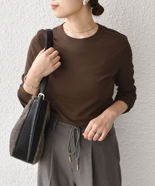 SHIPS Colors(シップス カラーズ)の「SHIPS Colors:〈手洗い可能〉シアー ドライ タッチ インナー TEE◇(Tシャツ/カットソー・レディース・ブラック/ブラウン/オフホワイト/イエロー/ネイビー/ダークグレー/クリーム/ピンク・ONE SIZE)」の4枚目の写真